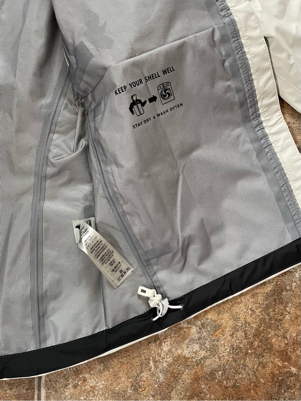 Women's Torrentshell 3L Rain Jacket - Picture 7 of 12
